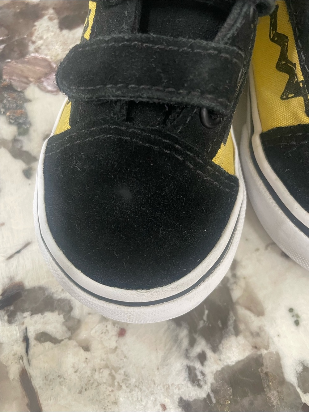 Vans Old Skool V "Charlie Brown" “Peanuts” Yellow & Black Sneakers Size 6.5 - Picture 13 of 14